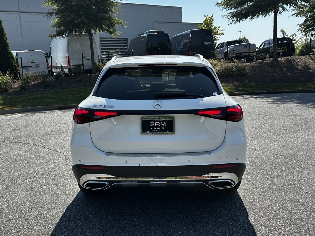 New 2027 Polar White Mercedes-Benz GLC 300 image 44
