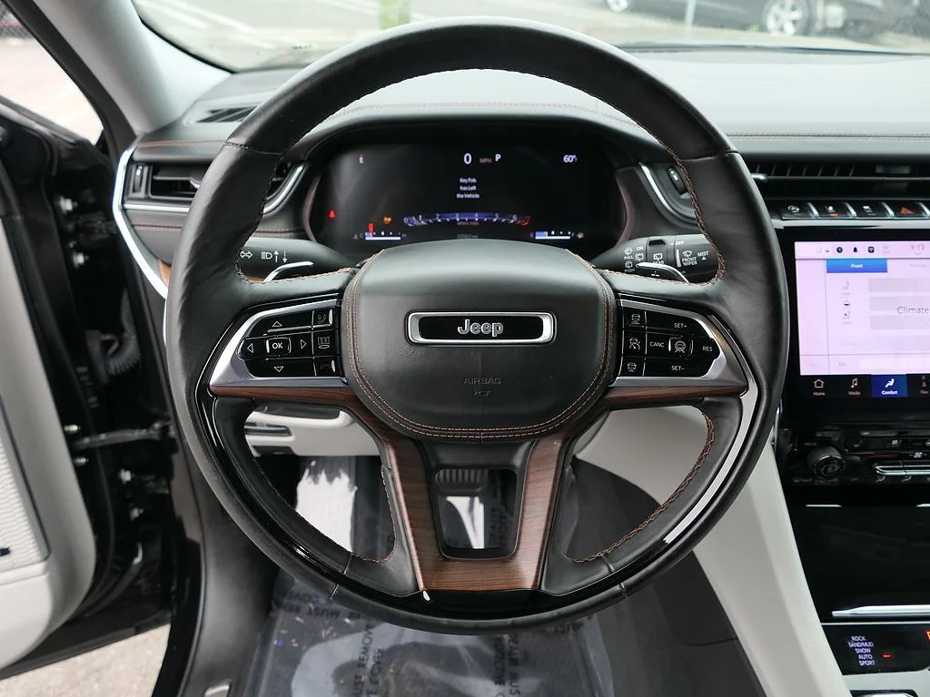 Used 2023 Diamond Black Crystal Pearl Coat Jeep Summit image 16
