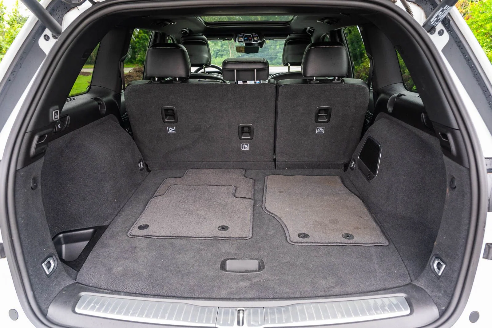 Used 2022 White Jeep Overland image 19