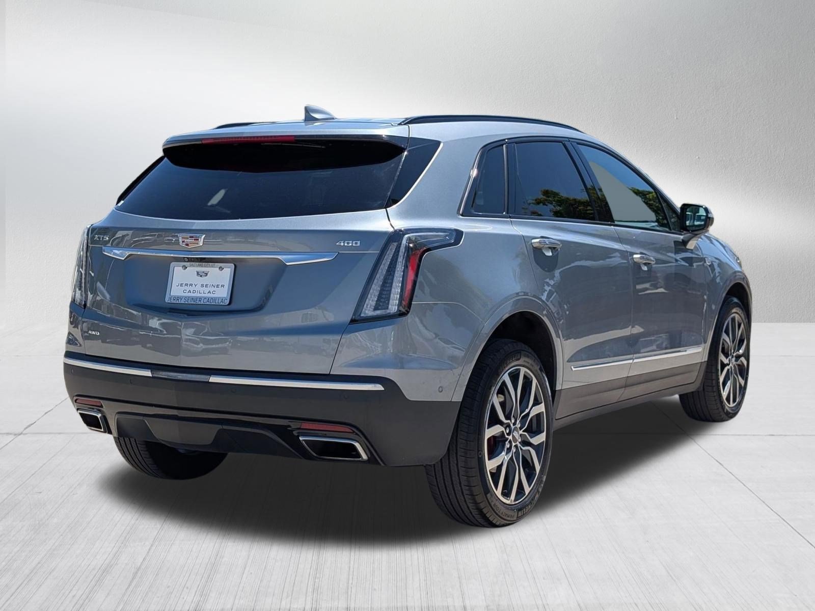 Used 2023 Argent Silver Metallic Cadillac Sport image 5
