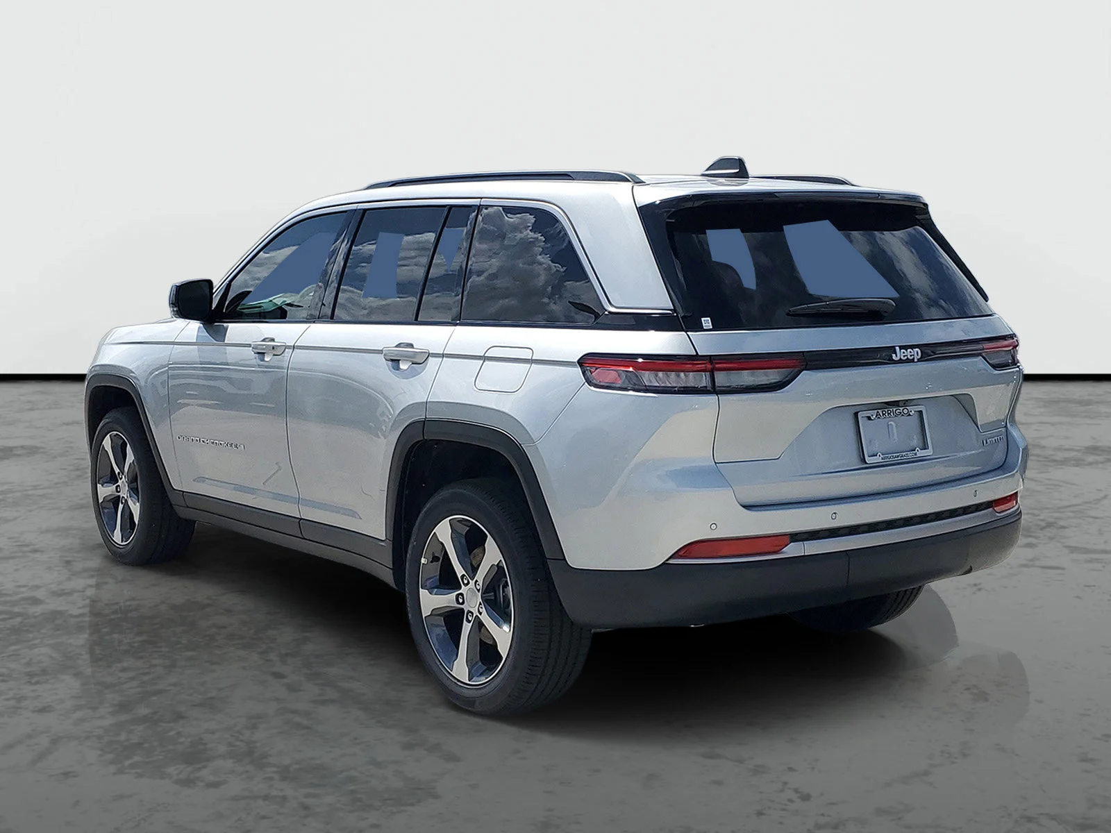 New 2026 Silver Zynith Exterior Paint Jeep Limited image 2