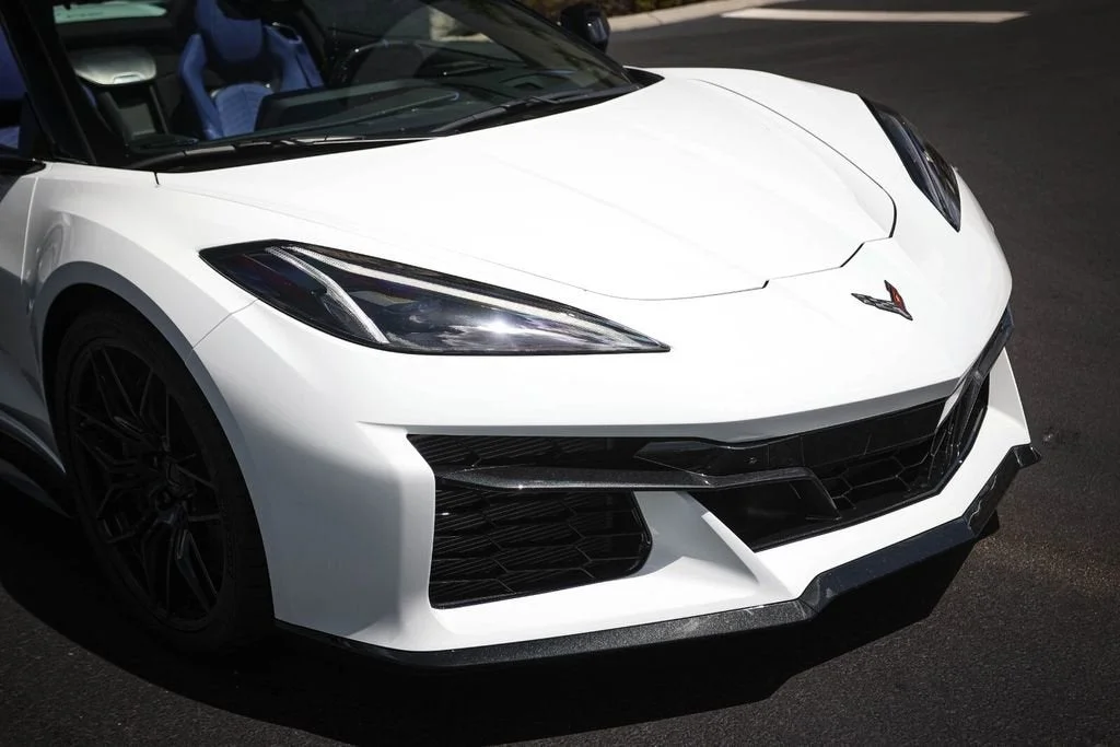Used 2026 Arctic White Chevrolet Z06 image 12