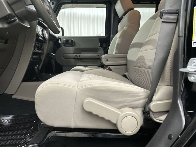 Used 2009 Black Jeep Unlimited Sahara image 16