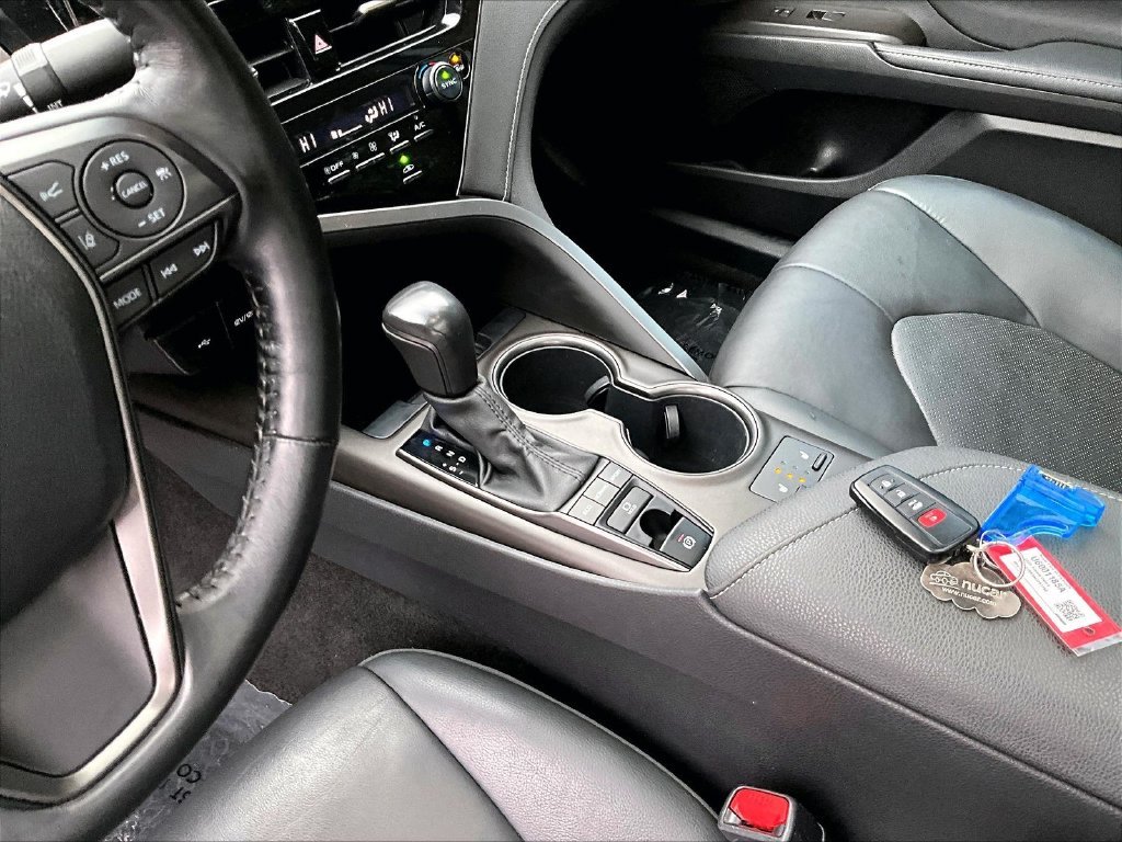 Used 2022 Ice Toyota XSE image 20