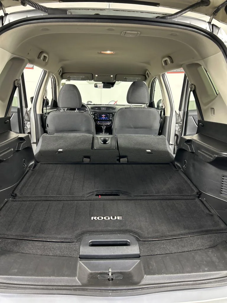 Used 2019 Silver Nissan SV image 21