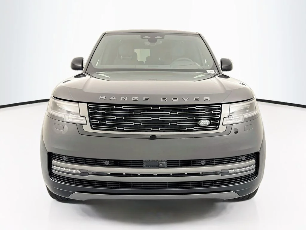 New 2027 Santorini Black Land Rover SE image 2