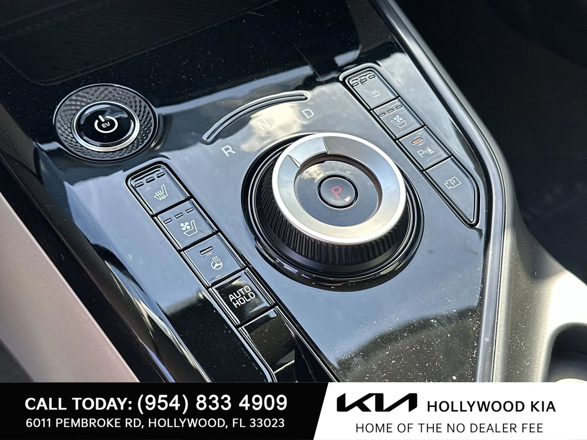 New 2025 Snow White Pearl Kia Wave image 22