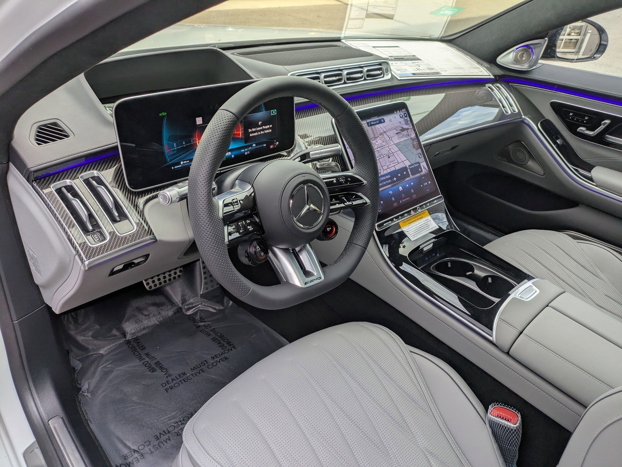 New 2026 MANUFAKTUR Signature Moonlight White Magno Mercedes-Benz AMG® S 63 E image 11