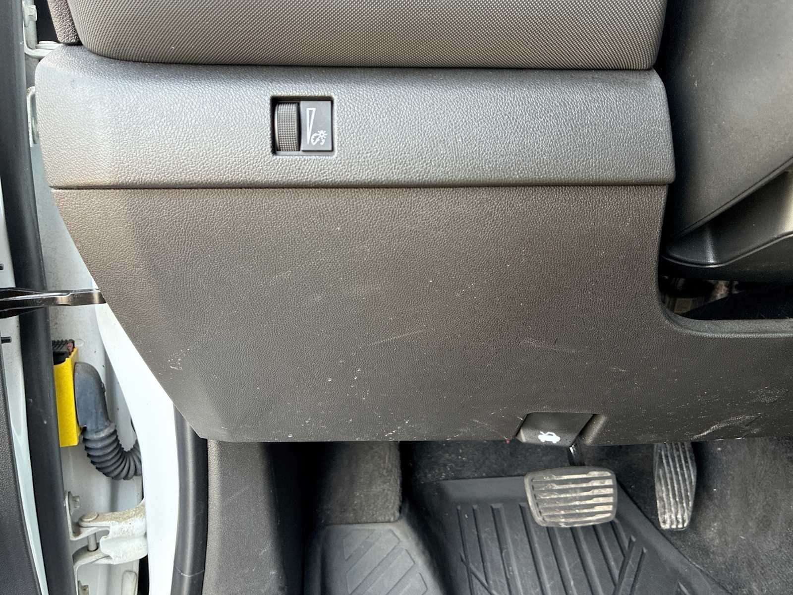 Certified Used 2023 Summit White Chevrolet Z71 image 17