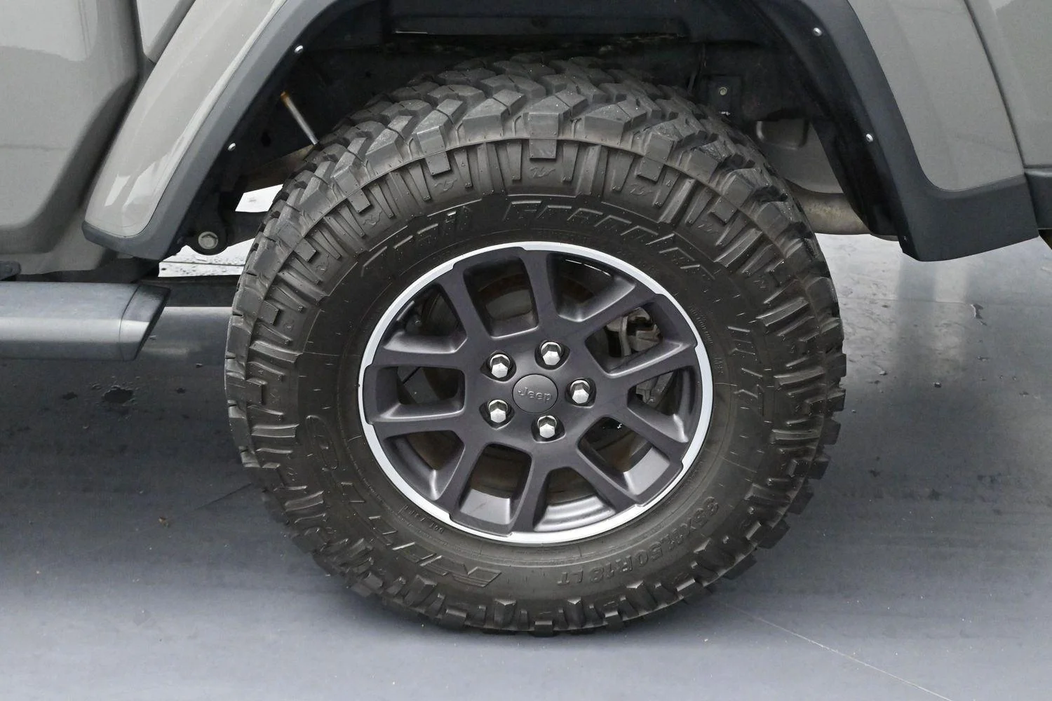 Used 2022 Sting-Gray Clearcoat Jeep Overland image 29