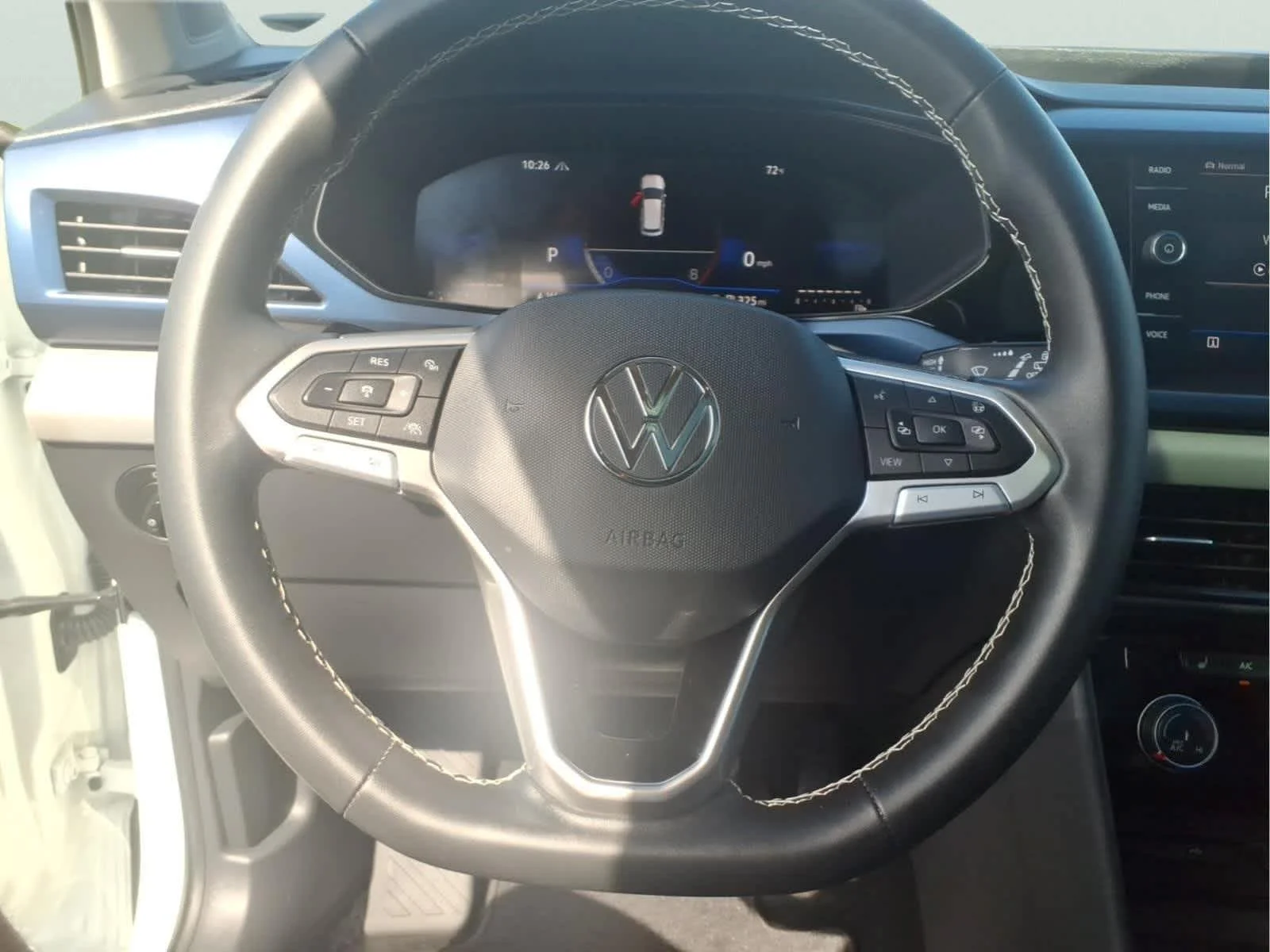 Used 2023 Pure White Volkswagen SE image 29