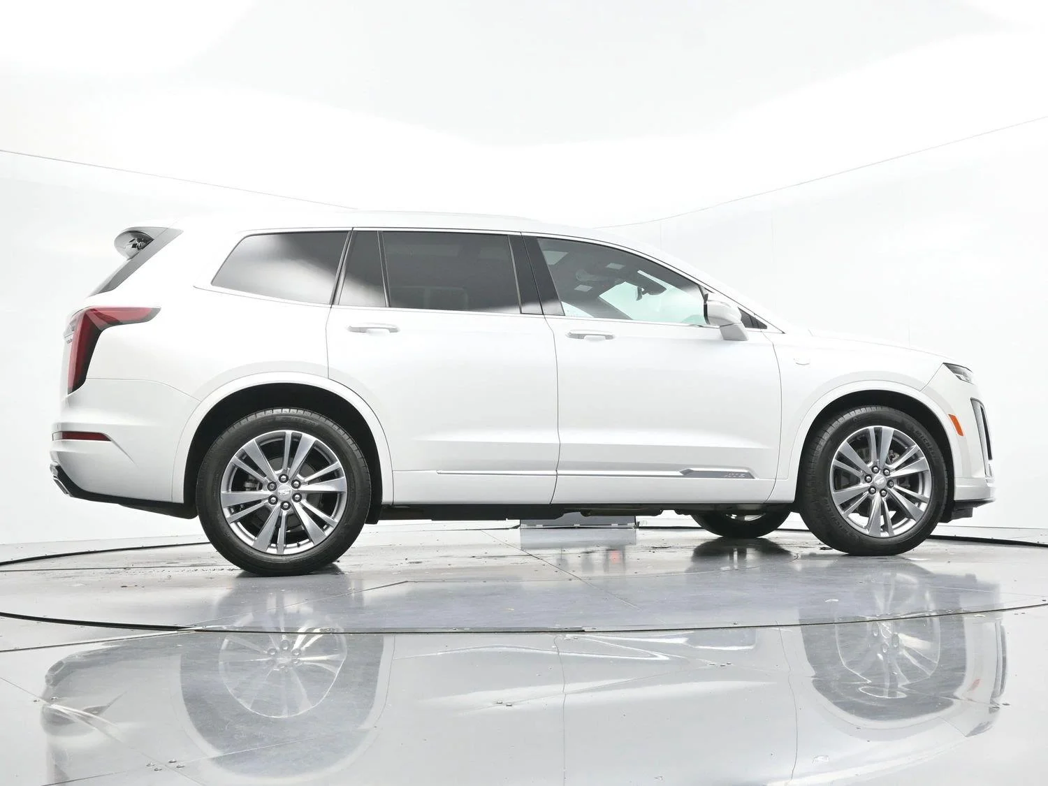 Used 2024 Crystal White Tricoat Cadillac Premium Luxury image 43
