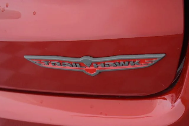 New 2026 Red Hot Pearl-Coat Exterior Paint Jeep Trailhawk image 17
