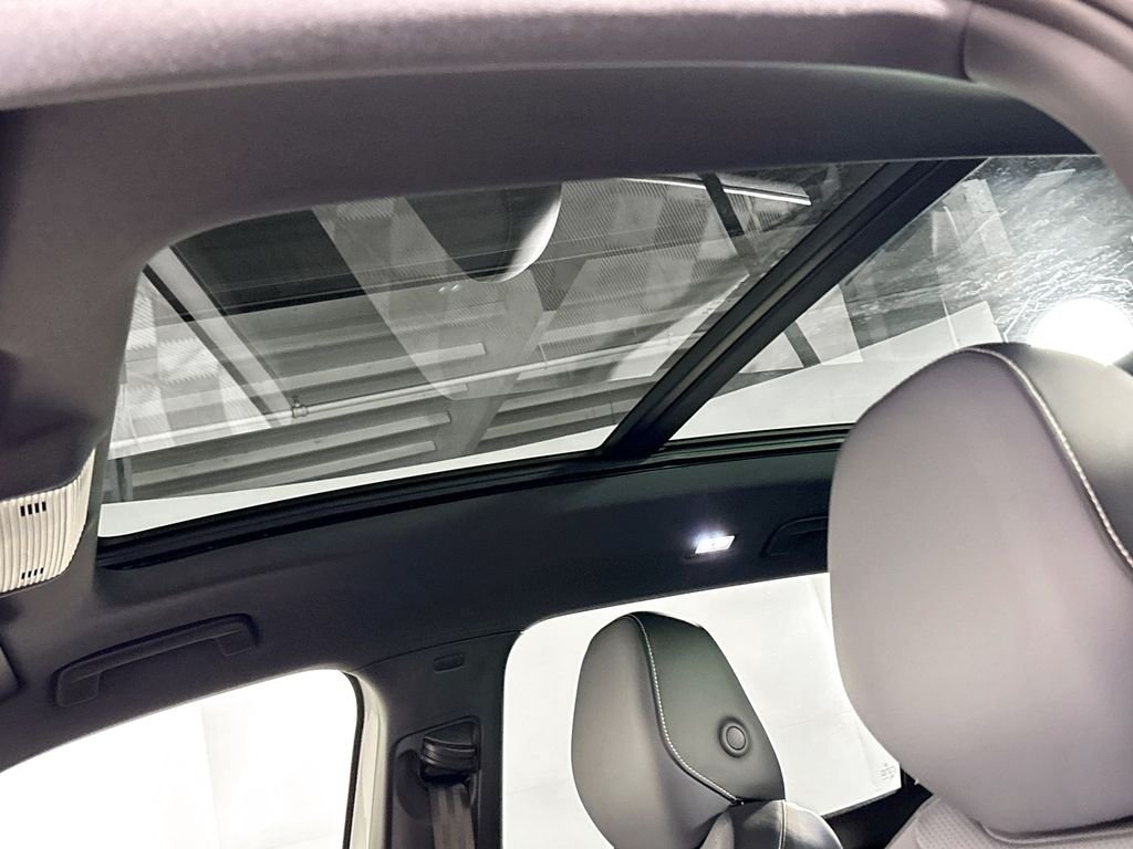 New 2026 Opal White w/Deep Black Roof Volkswagen 2.0T SE R-Line Black image 18