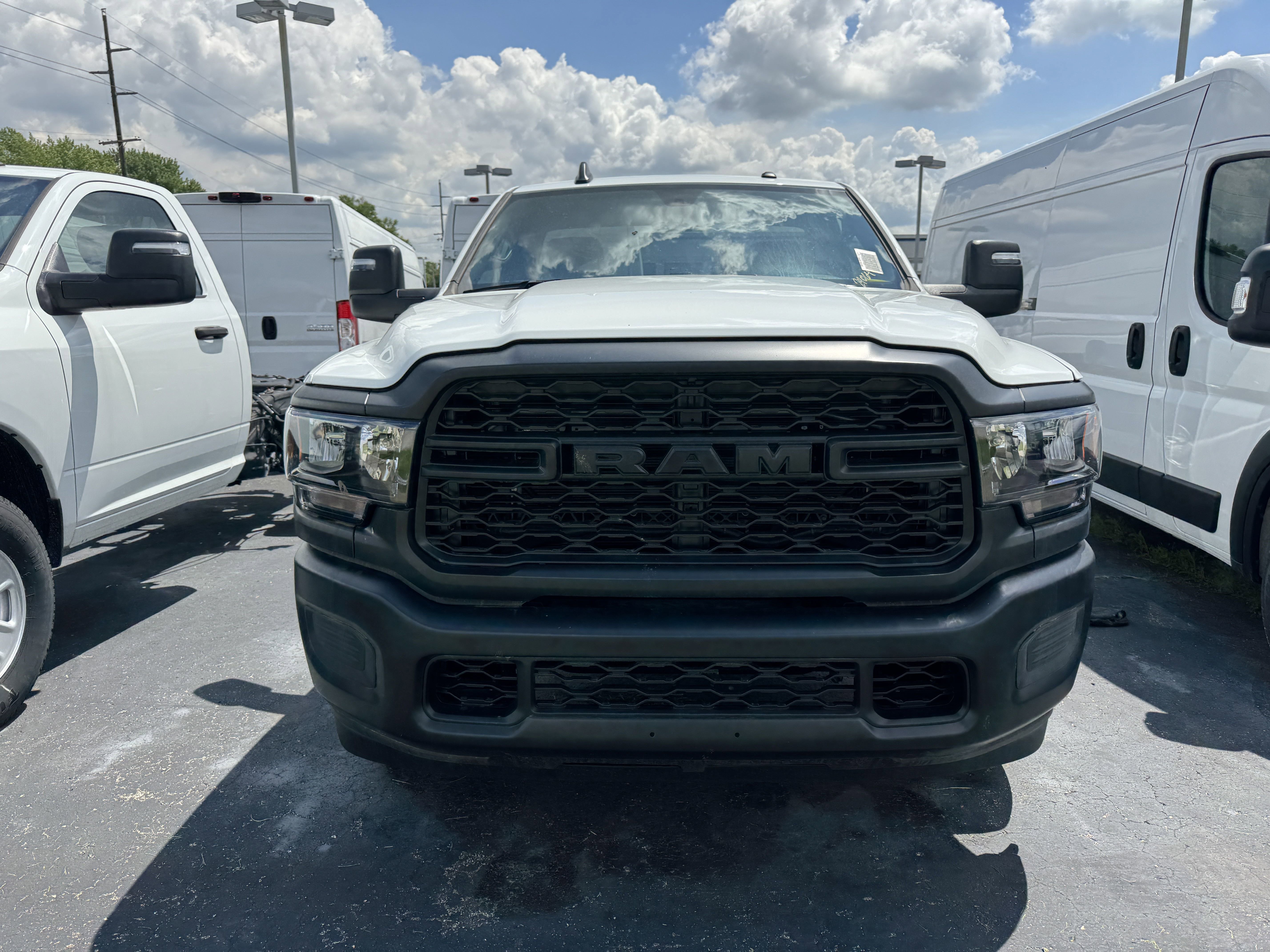2024 RAM 2500 Tradesman - Photo 11