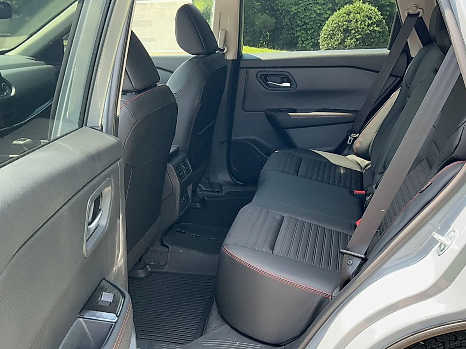 New 2026 Boulder Gray Pearl Nissan Rock Creek image 14