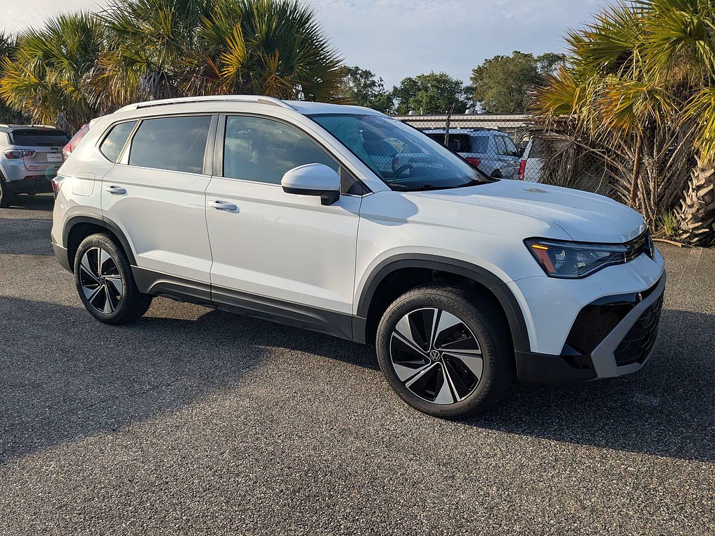 2025 Volkswagen Taos SE - Photo 2