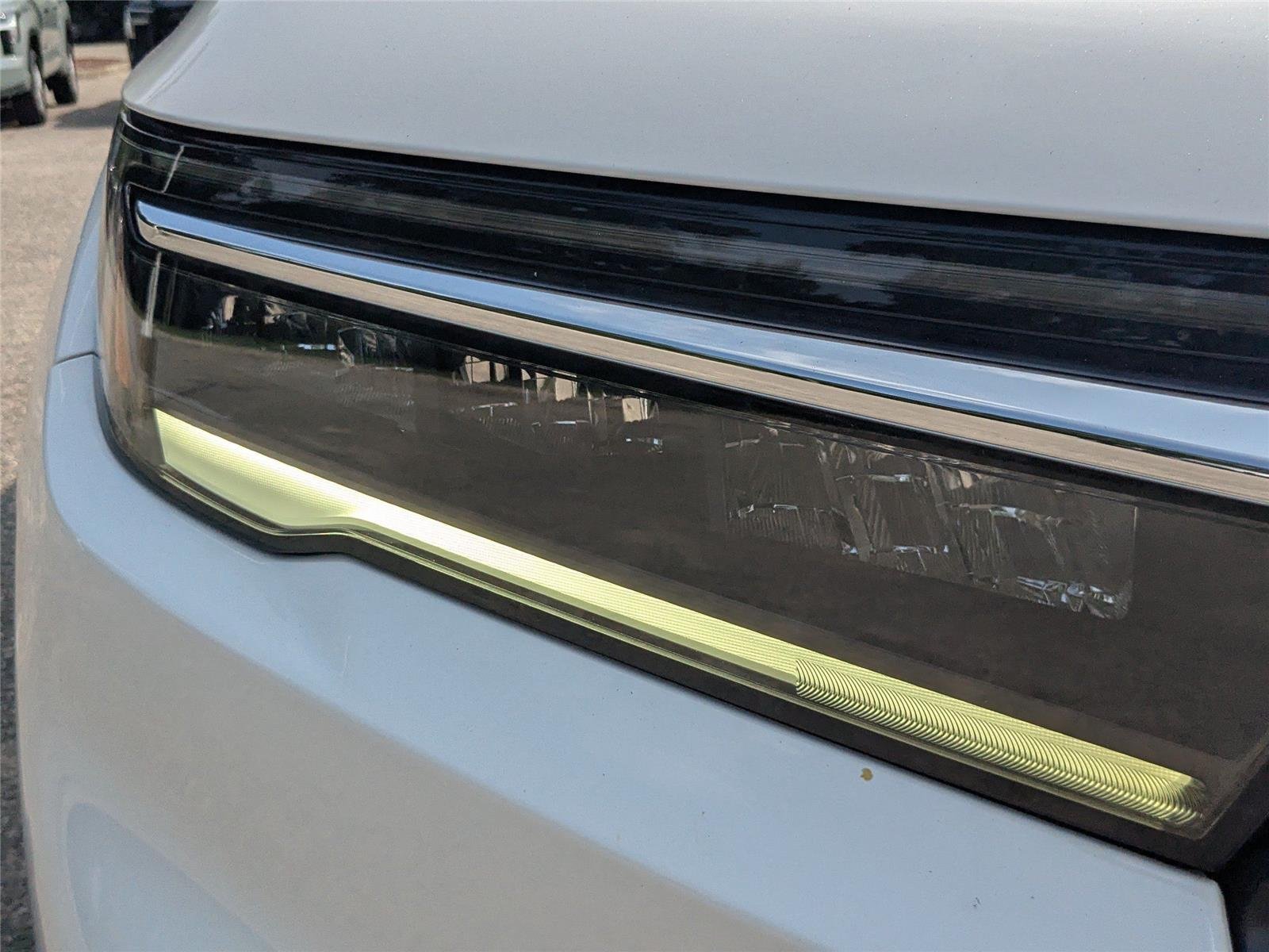 Used 2023 Platinum White Pearl Honda EX-L 7 Passenger image 9