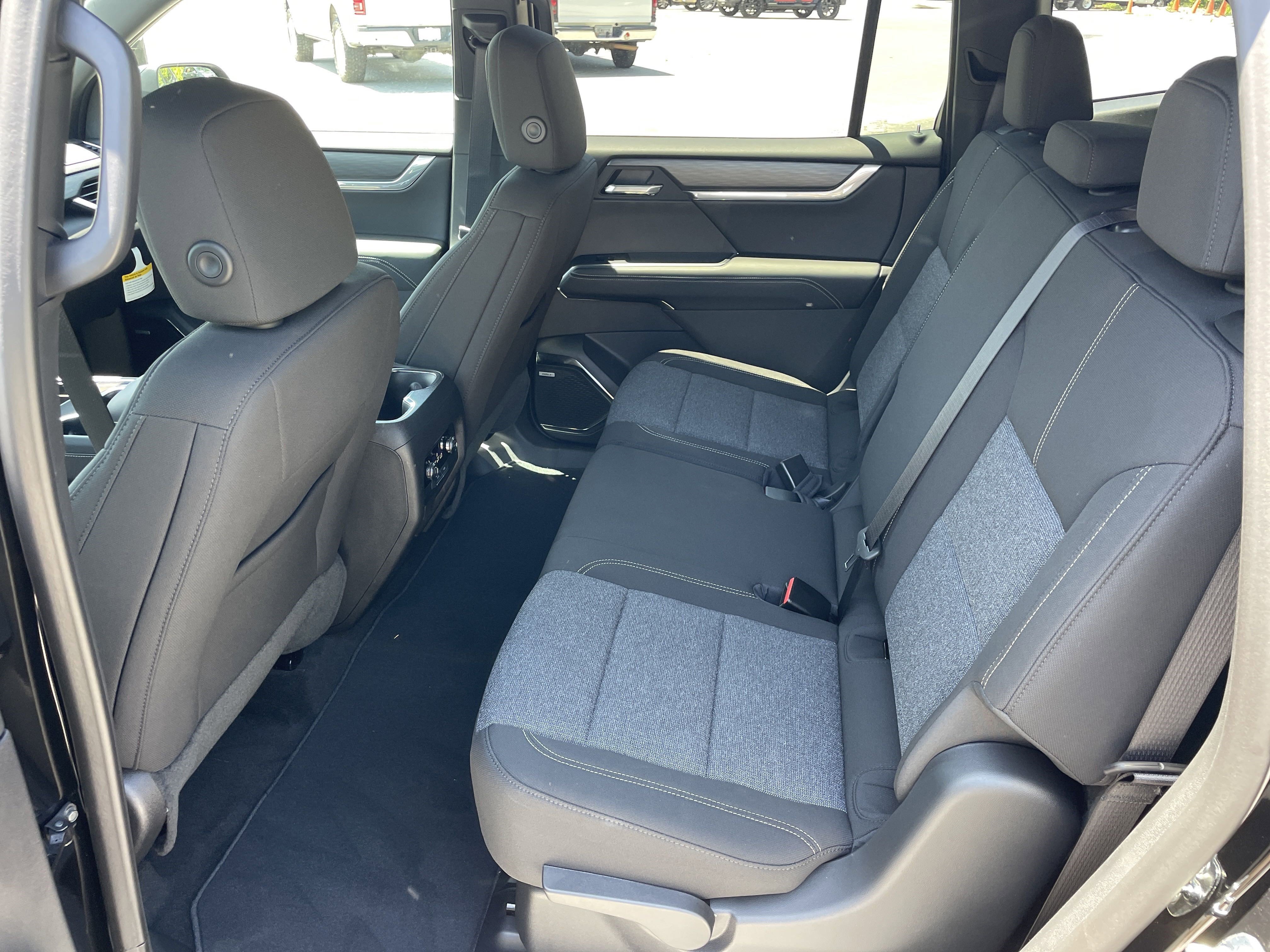 2025 GMC Acadia Elevation - Photo 16