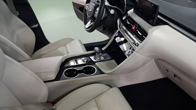 2025 GENESIS G70 Standard - Photo 14