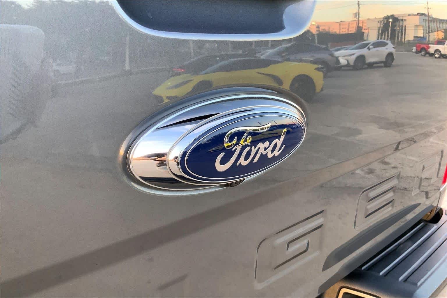 Used 2023 Carbonized Gray Metallic Ford LARIAT image 10