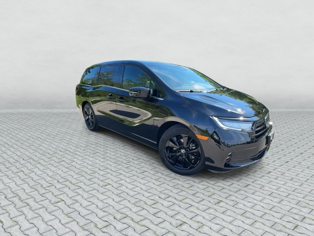 Used 2024  Honda Sport image 2
