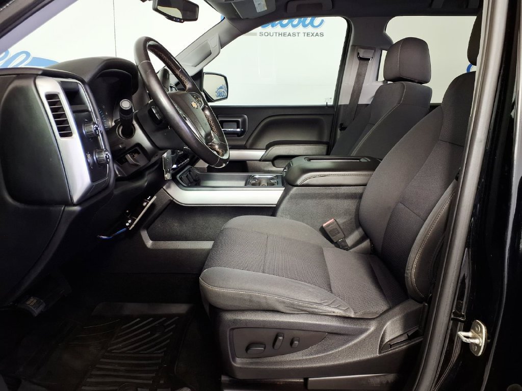 Used 2018 BLACK Chevrolet LT image 9