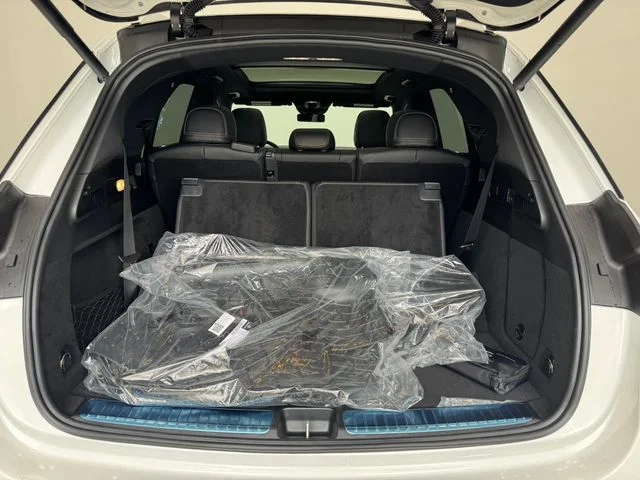 New 2026 Polar White Mercedes-Benz GLE 53 AMG® image 9