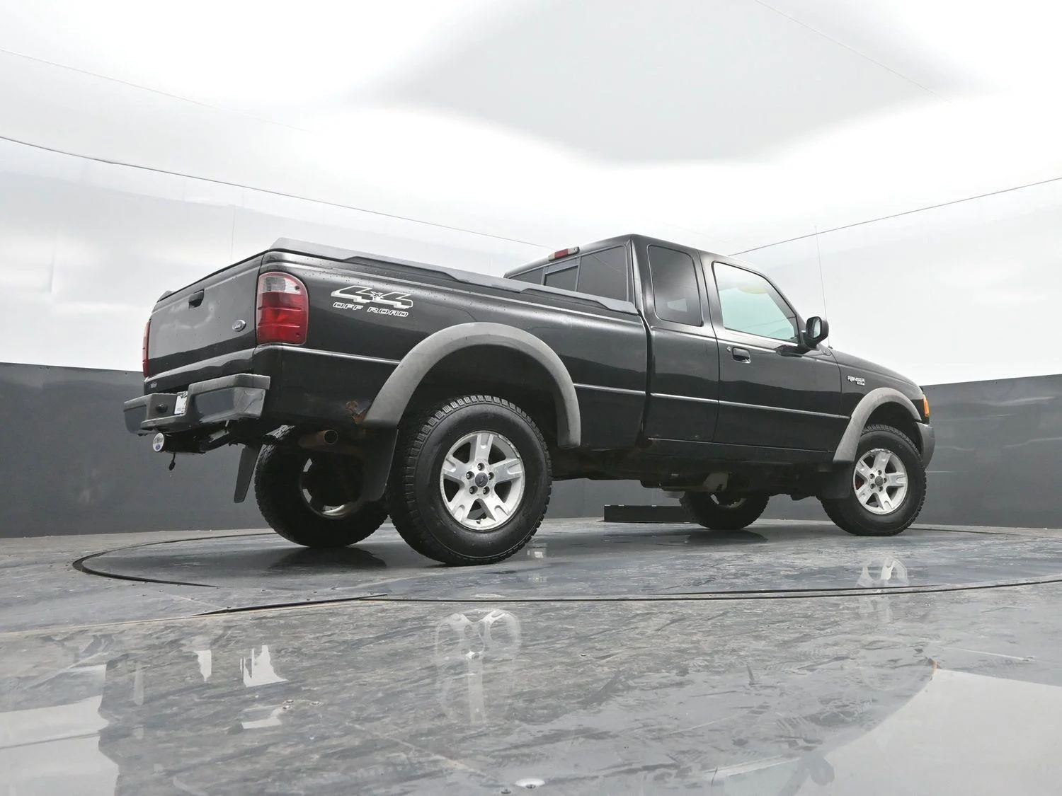 Used 2002  FORD  image 22
