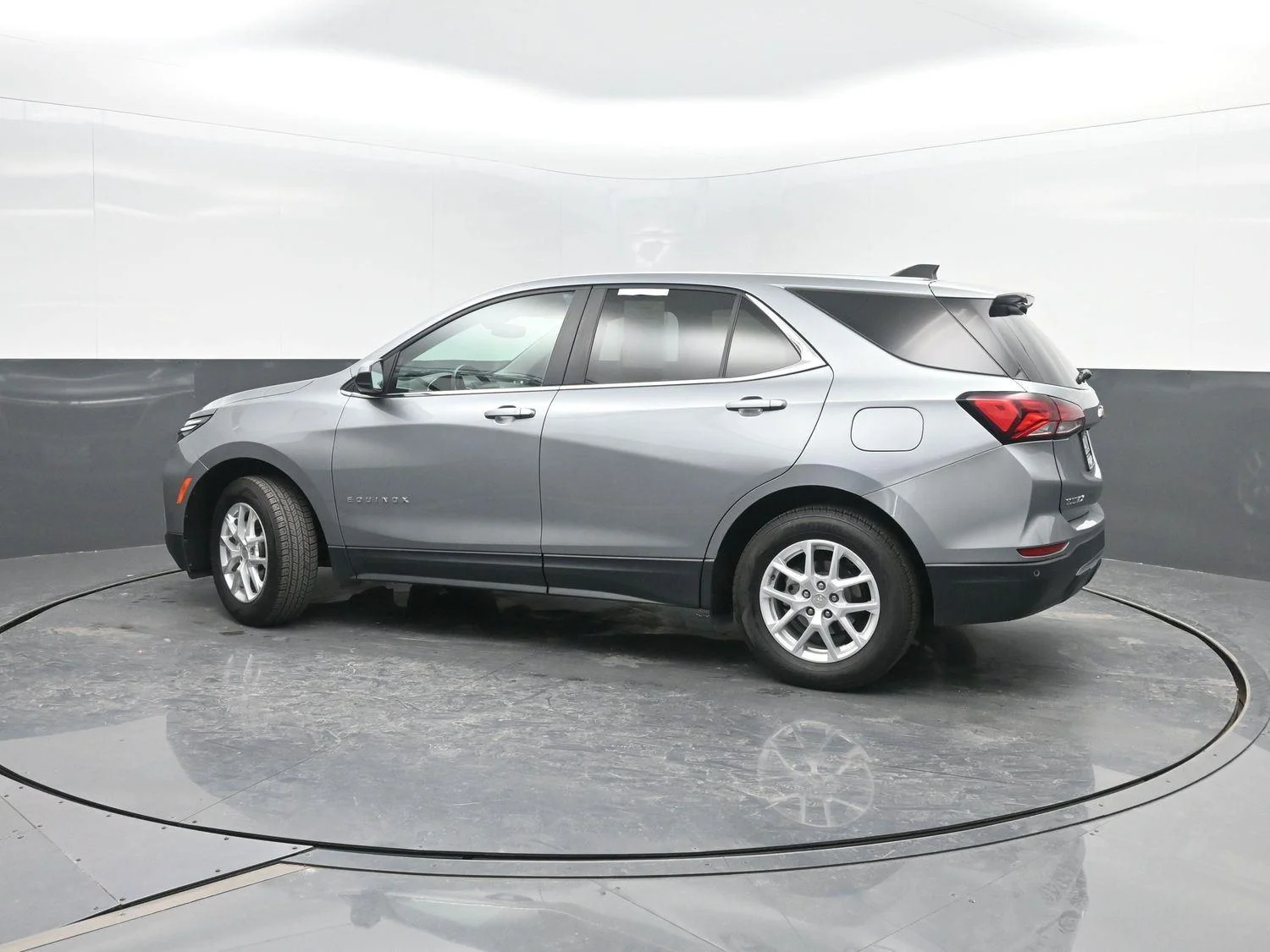 Used 2024 Sterling Gray Metallic Chevrolet LT image 39