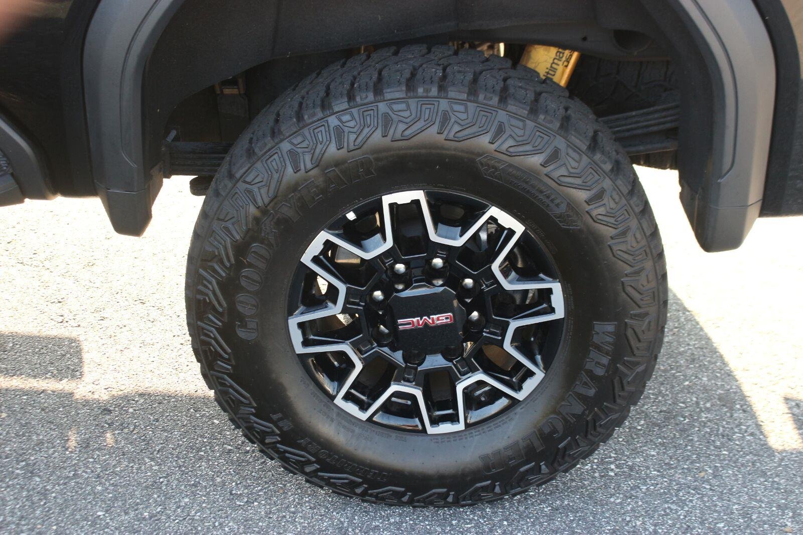 Used 2026 Onyx Black GMC AT4X image 40