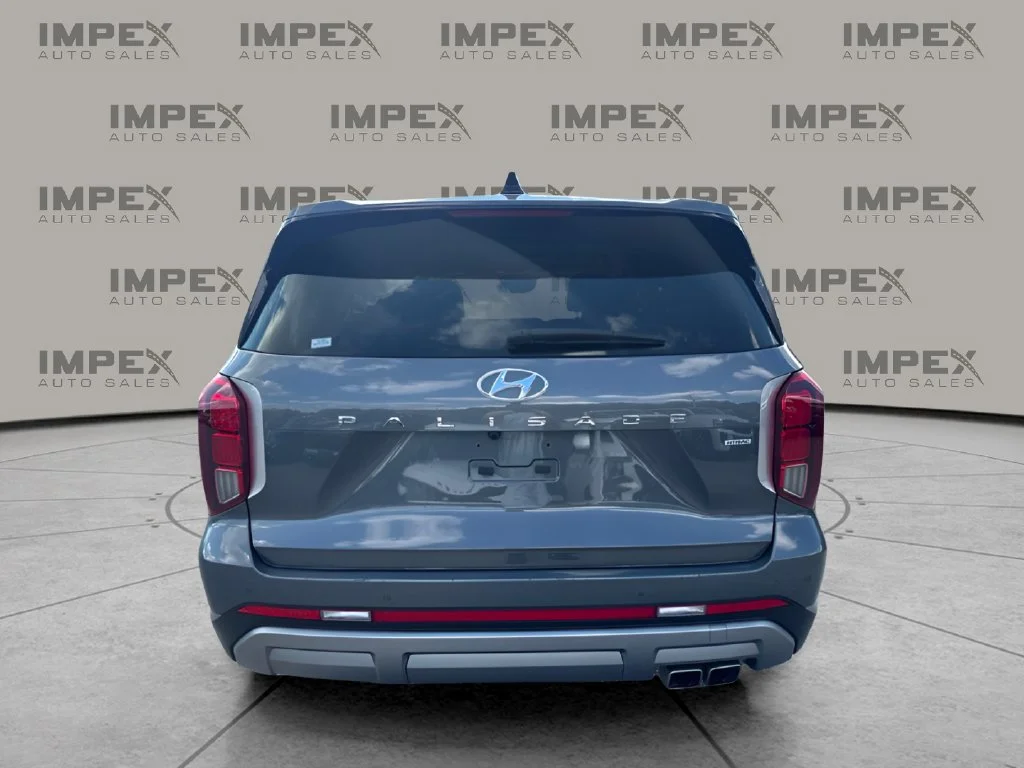 Used 2025 Gray Hyundai SEL image 4