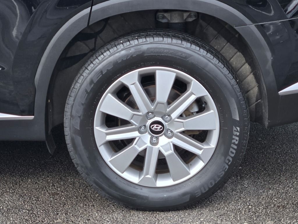 Used 2024 Abyss Black Hyundai SEL image 16