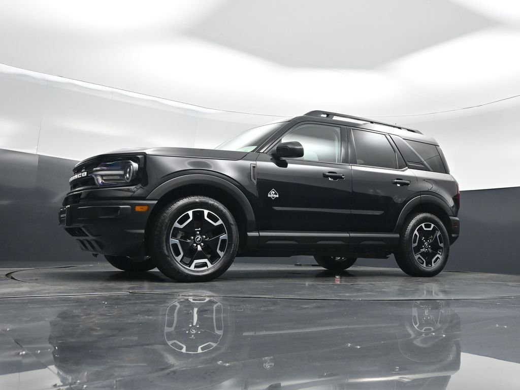 Used 2023 Black Ford Outer Banks image 72