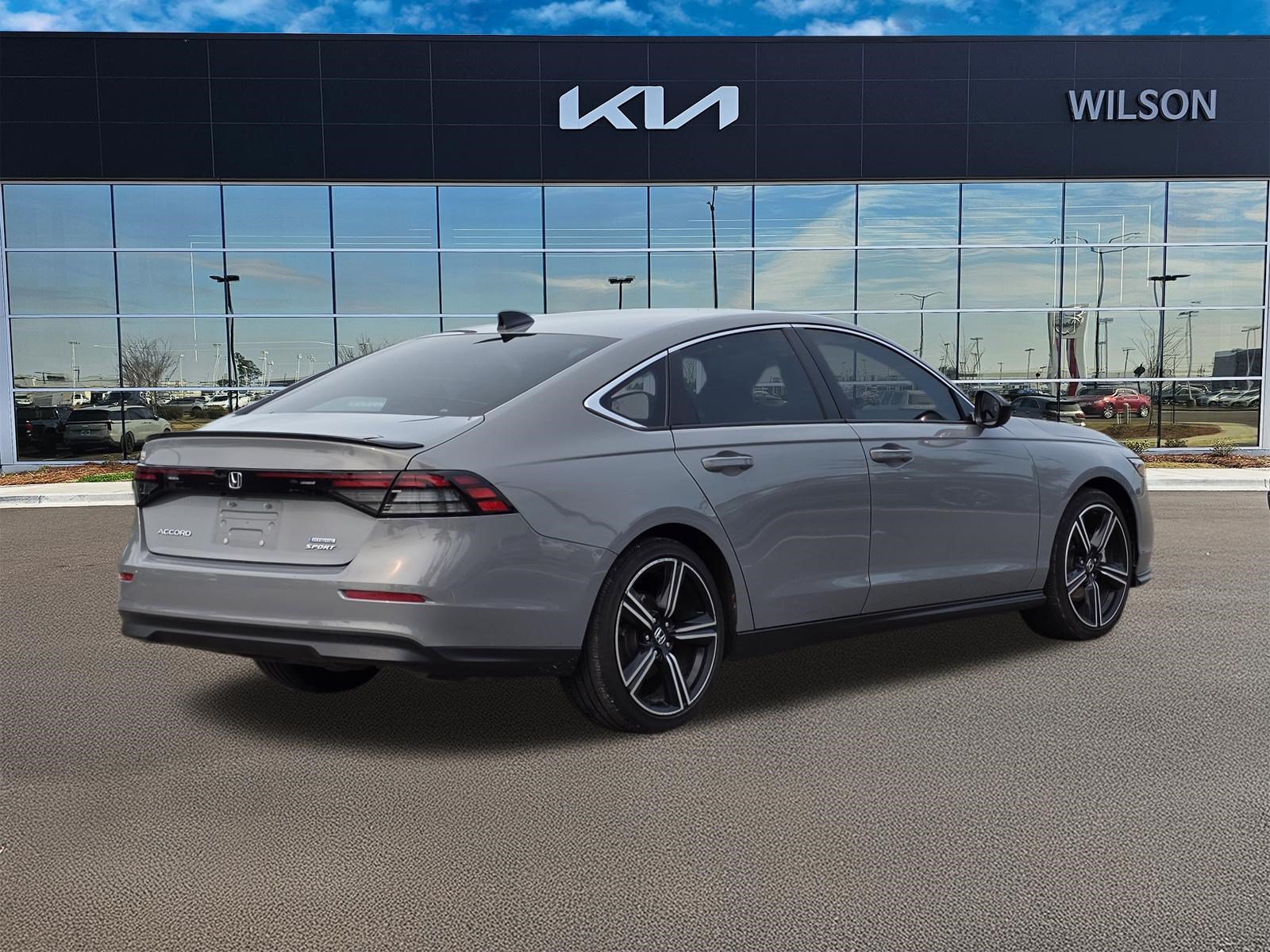 Used 2025 Urban Gray Pearl Honda Sport image 4