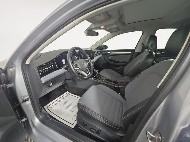 Used 2025 Silver Volkswagen 1.5T SE image 9
