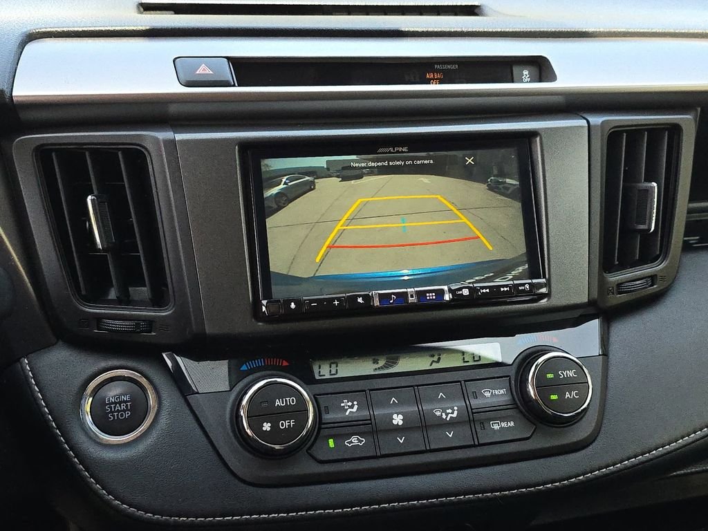 Used 2016  Toyota XLE image 29