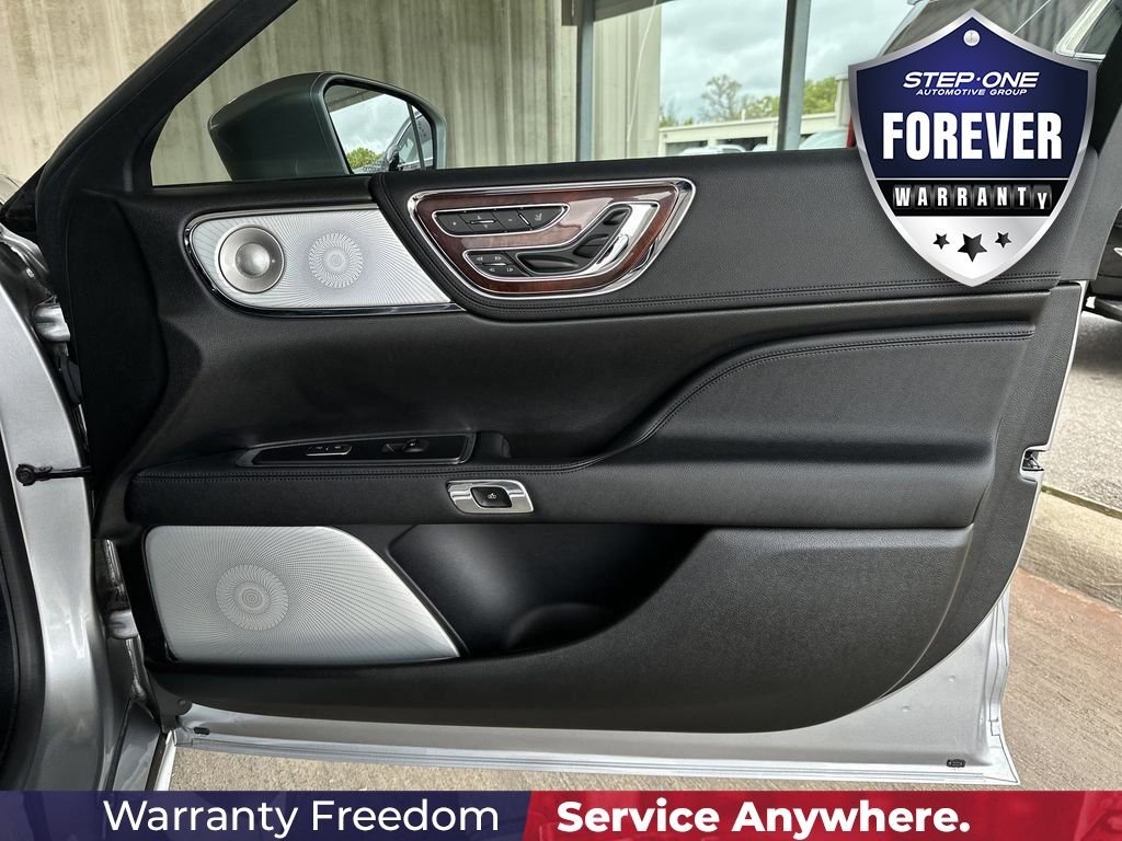 Used 2020 Silver Lincoln Reserve image 36