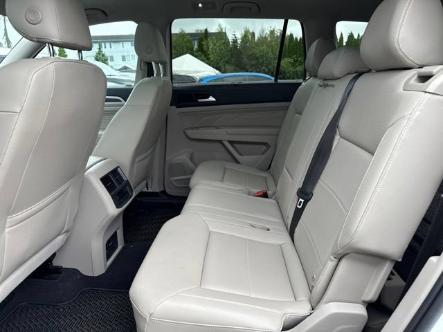 Used 2021 Pure White Volkswagen 3.6L V6 SE w/Technology R-Line image 10