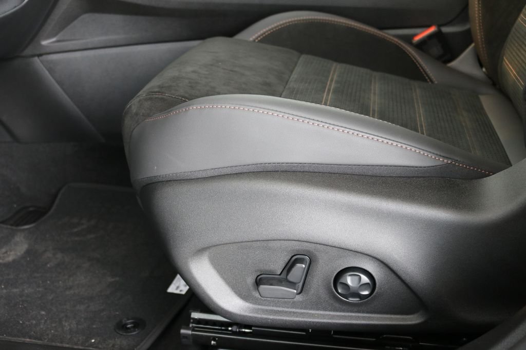 New 2025 Alfa Black Exterior Paint Alfa Romeo Intensa image 25