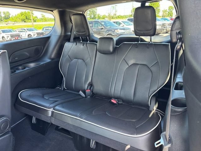 2026 Chrysler Pacifica Limited - Photo 10
