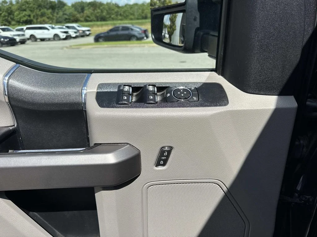 Certified Used 2020 Magnetic Metallic Ford XLT image 19