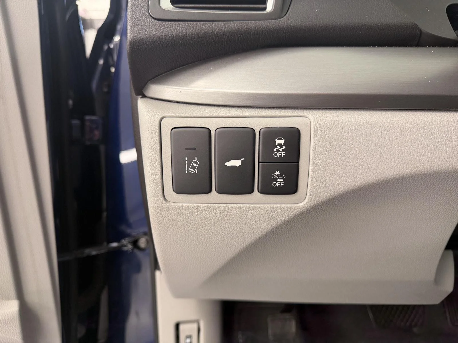 Used 2016 Fathom Blue Pearl Acura Technology Package image 18