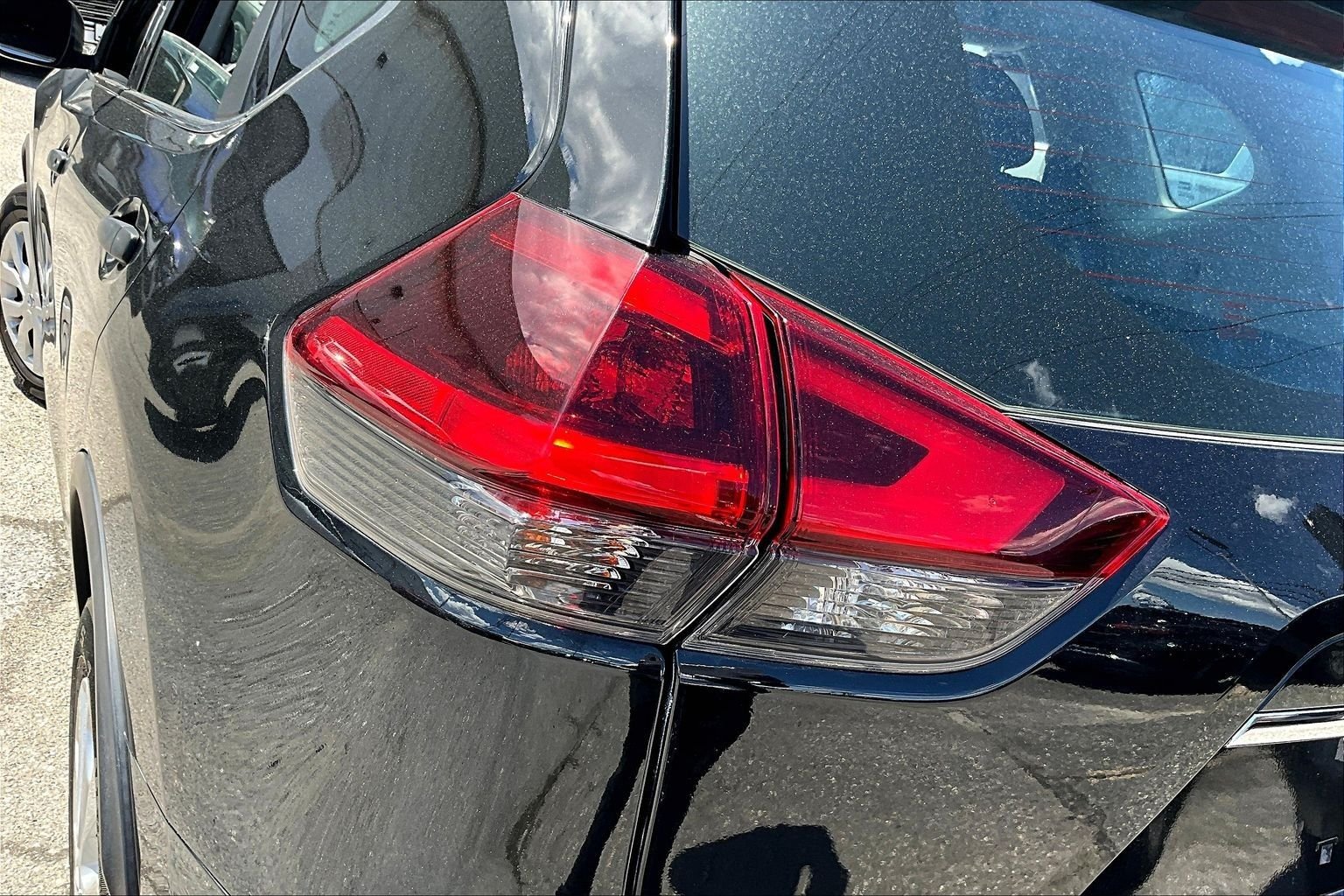 Used 2019 Black Nissan S image 21