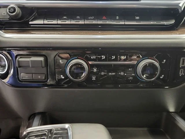 Used 2025 Summit White Chevrolet RST image 25