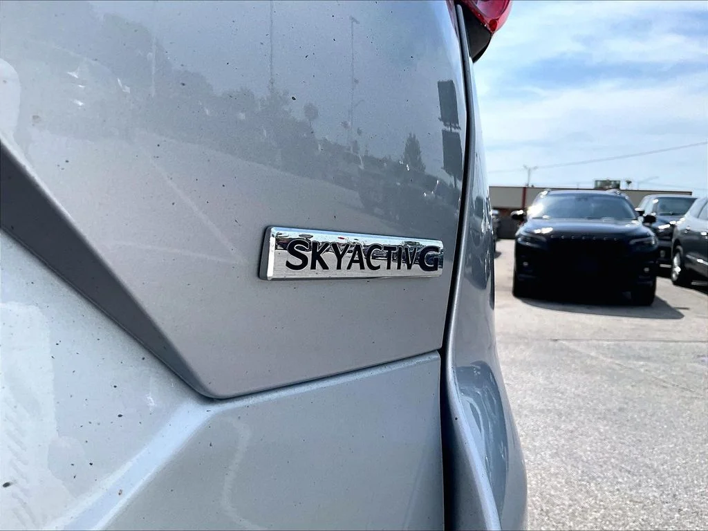 Used 2021 Silver Mazda Touring image 9
