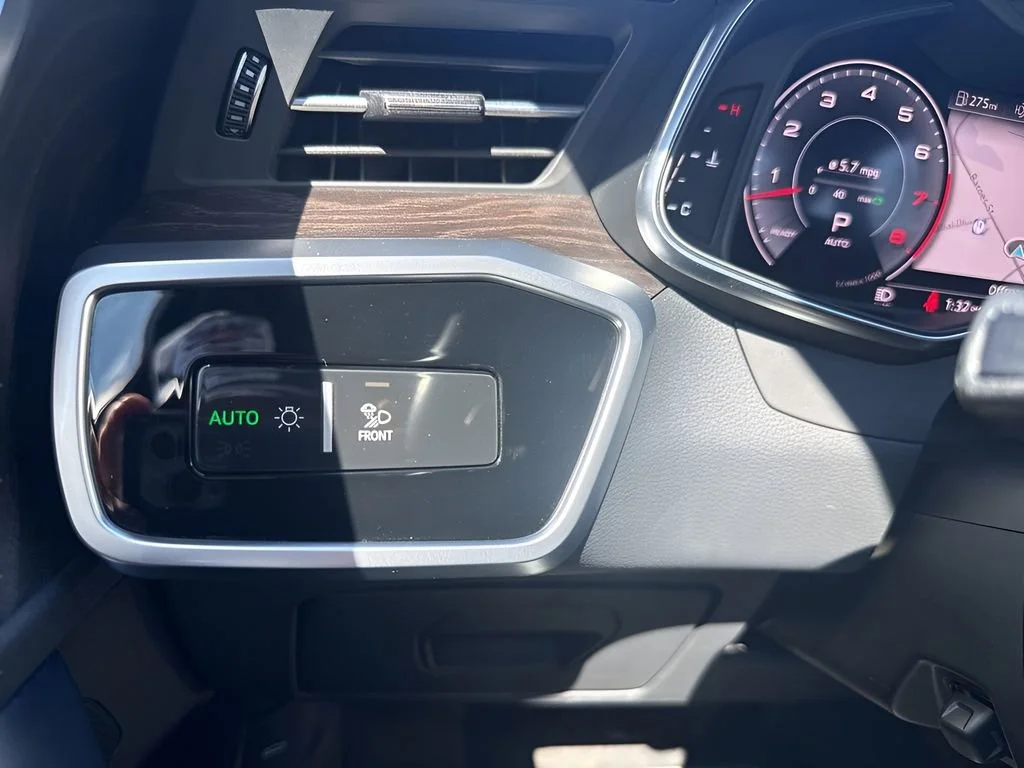 Used 2021  Audi Premium Plus image 26