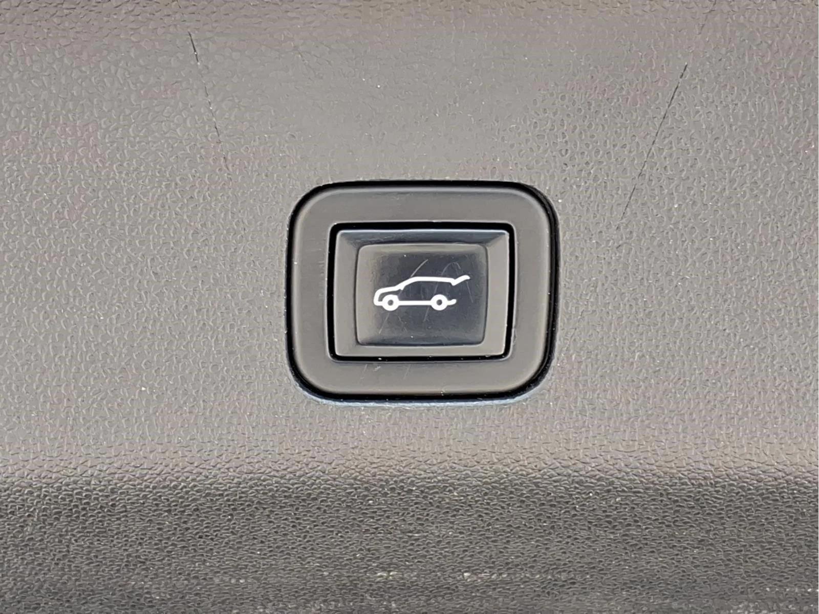 Used 2023 BLACK Chevrolet RST image 10