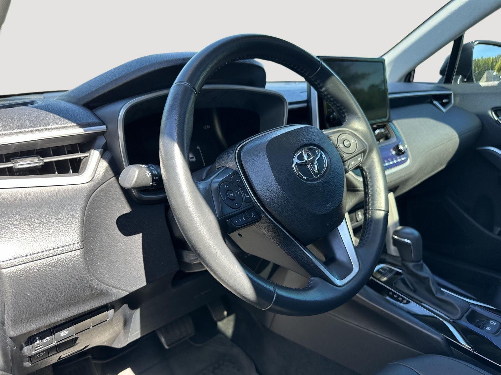 Used 2025 Jet Black Toyota XLE image 11