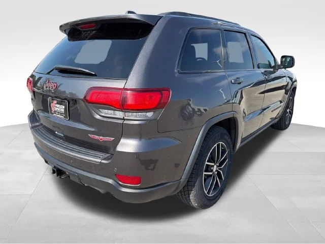 Used 2018 Gray Jeep Trailhawk image 7